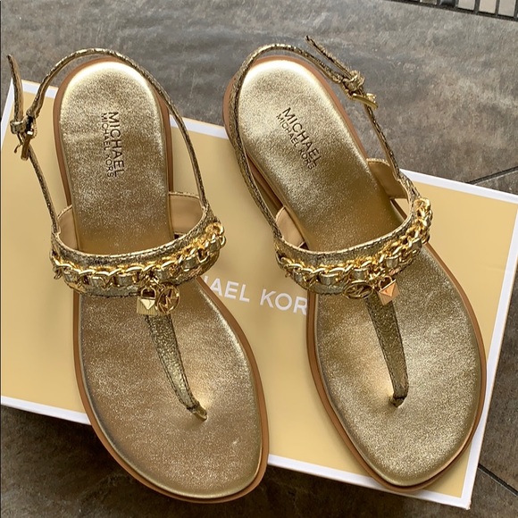 MICHAEL KORS ELSA THONG METALLIC PU PALE GOLD - Picture 15 of 16